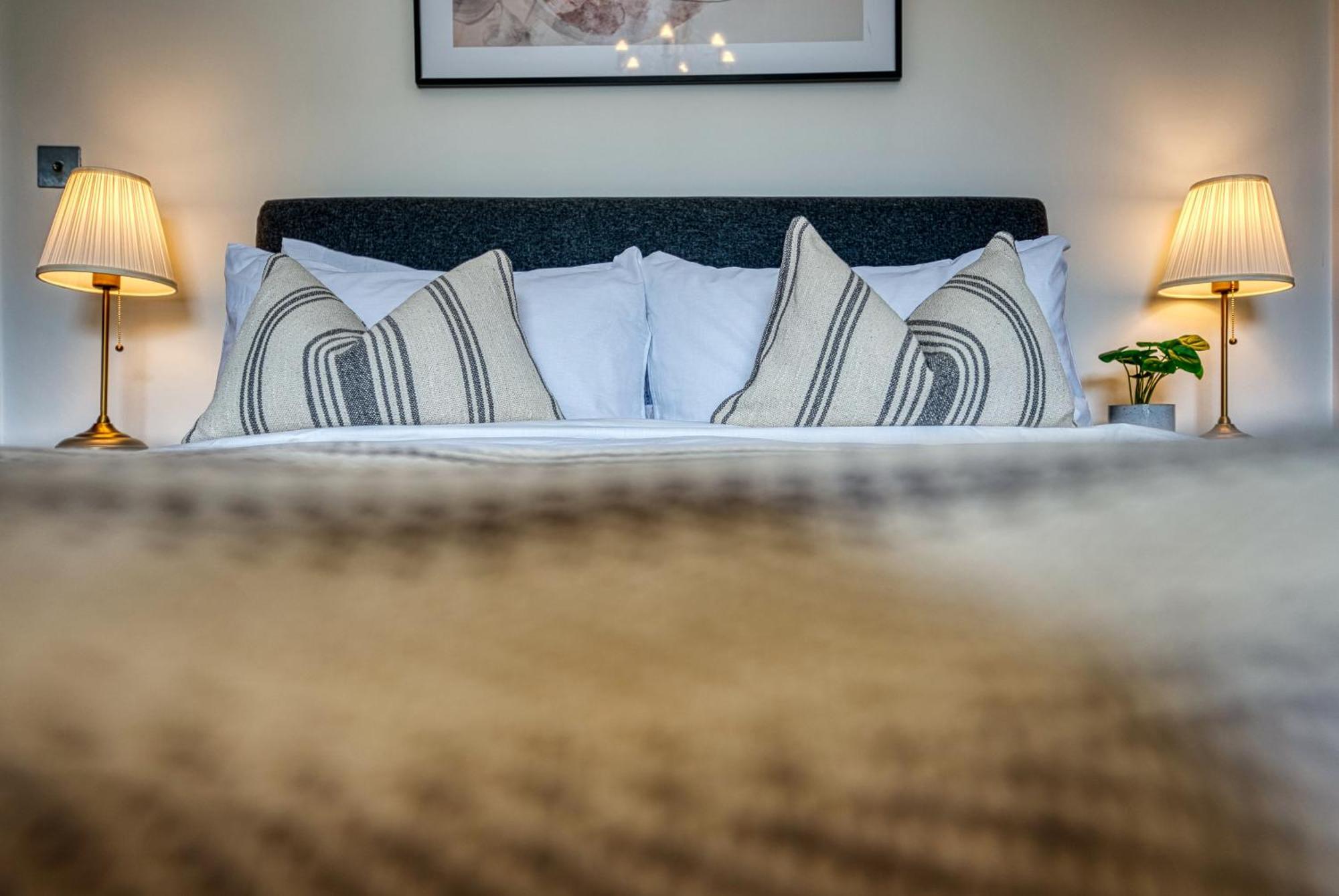2 Bed Stunning Chic Modern Spacious Apt, Ocean Village, Southampton - Plenty Of Parking - By Blue Puffin Stays Экстерьер фото