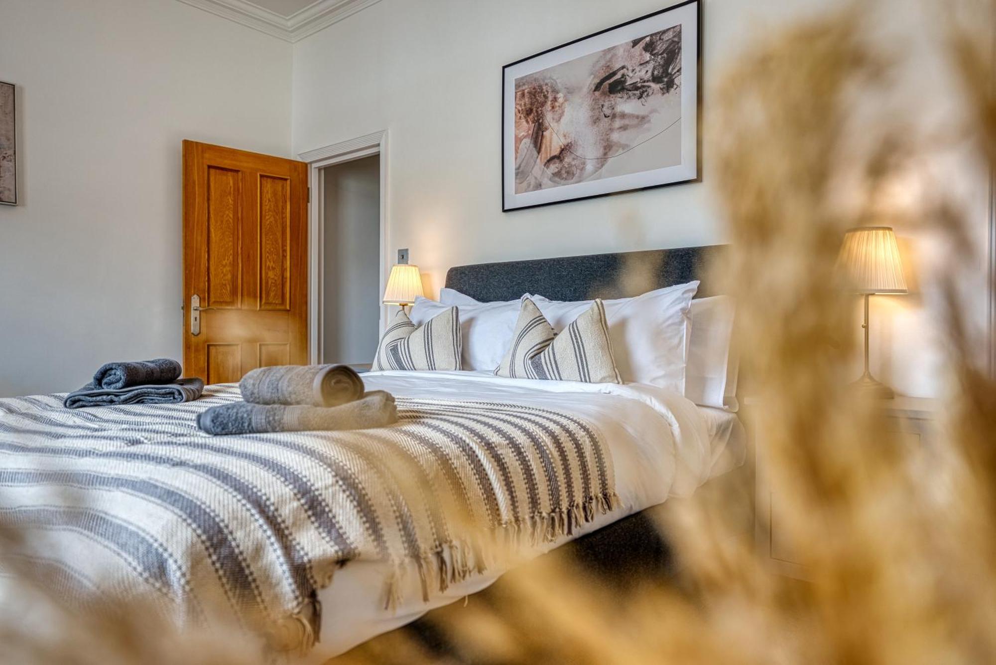 2 Bed Stunning Chic Modern Spacious Apt, Ocean Village, Southampton - Plenty Of Parking - By Blue Puffin Stays Экстерьер фото