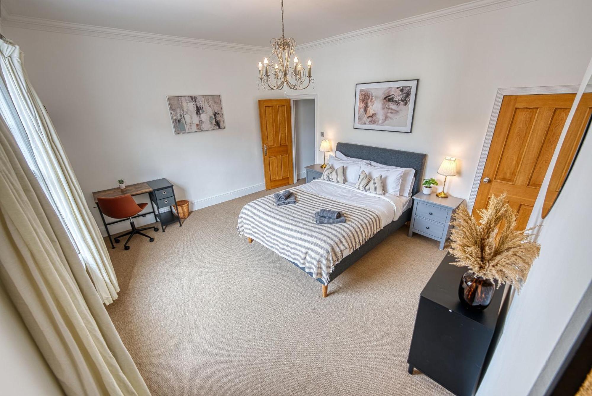 2 Bed Stunning Chic Modern Spacious Apt, Ocean Village, Southampton - Plenty Of Parking - By Blue Puffin Stays Экстерьер фото