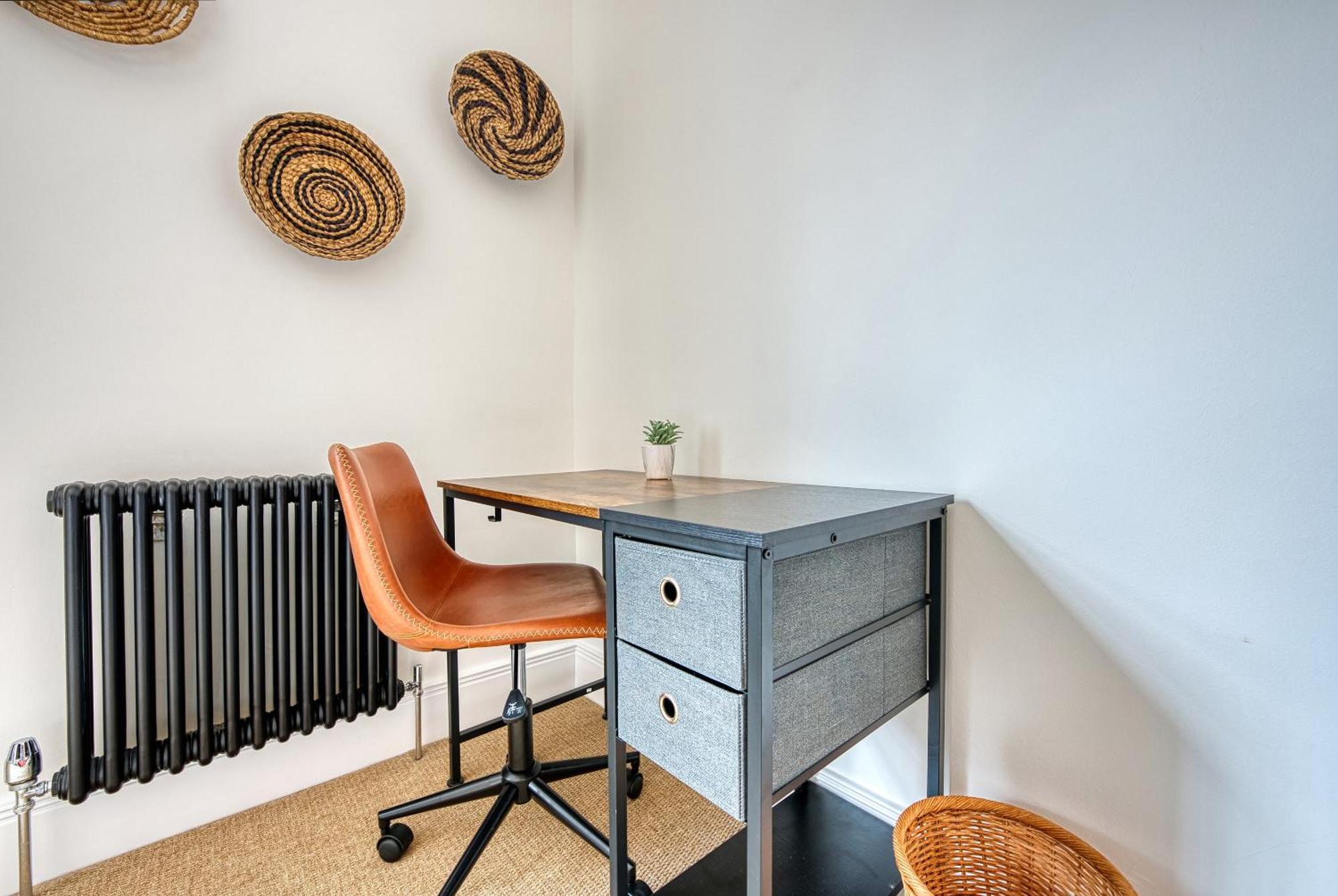 2 Bed Stunning Chic Modern Spacious Apt, Ocean Village, Southampton - Plenty Of Parking - By Blue Puffin Stays Экстерьер фото