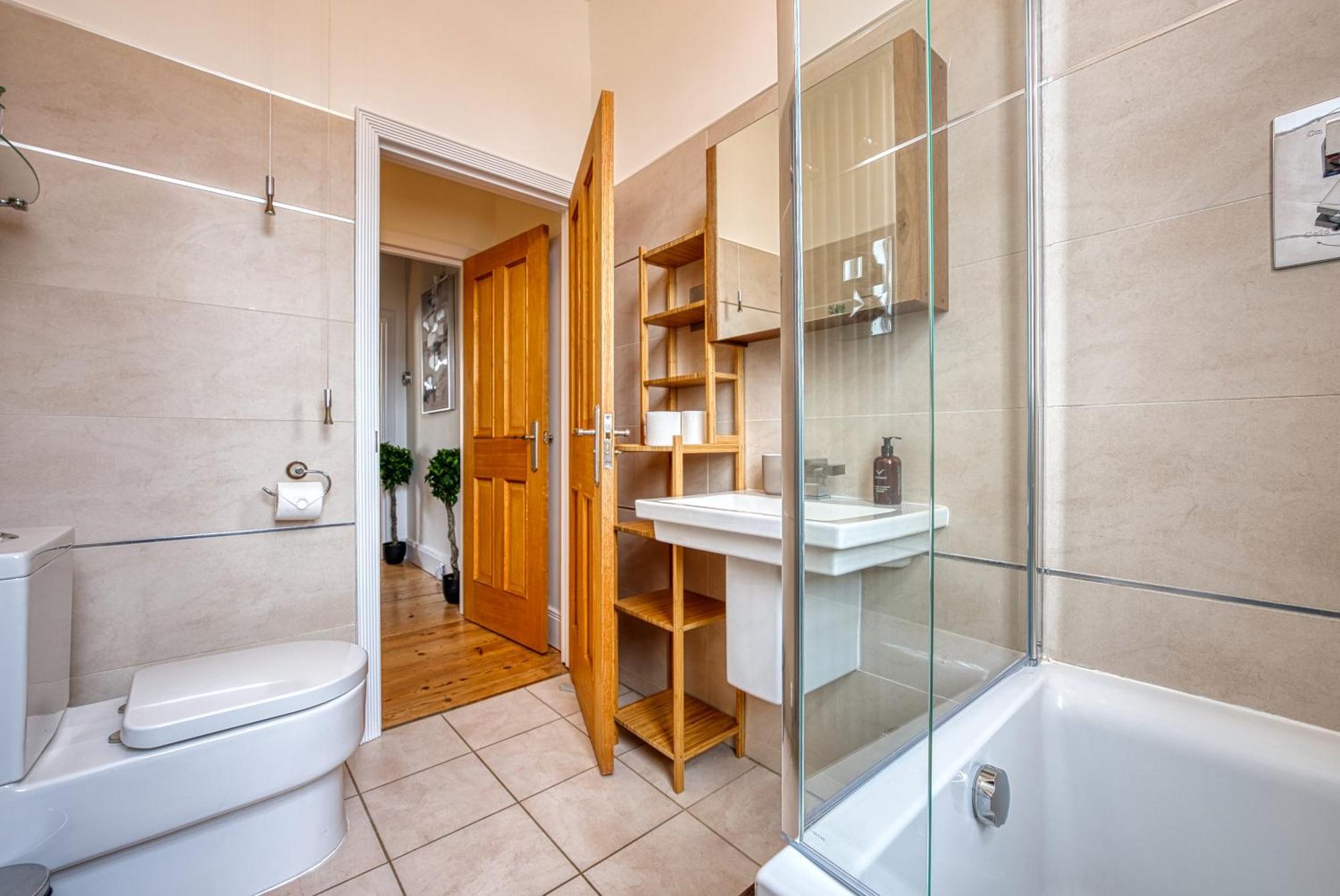 2 Bed Stunning Chic Modern Spacious Apt, Ocean Village, Southampton - Plenty Of Parking - By Blue Puffin Stays Экстерьер фото
