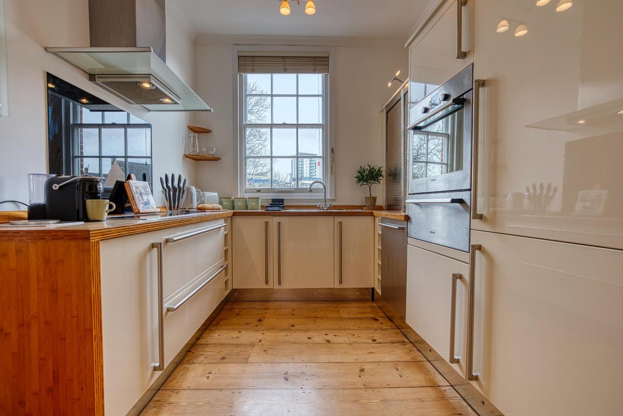 2 Bed Stunning Chic Modern Spacious Apt, Ocean Village, Southampton - Plenty Of Parking - By Blue Puffin Stays Экстерьер фото