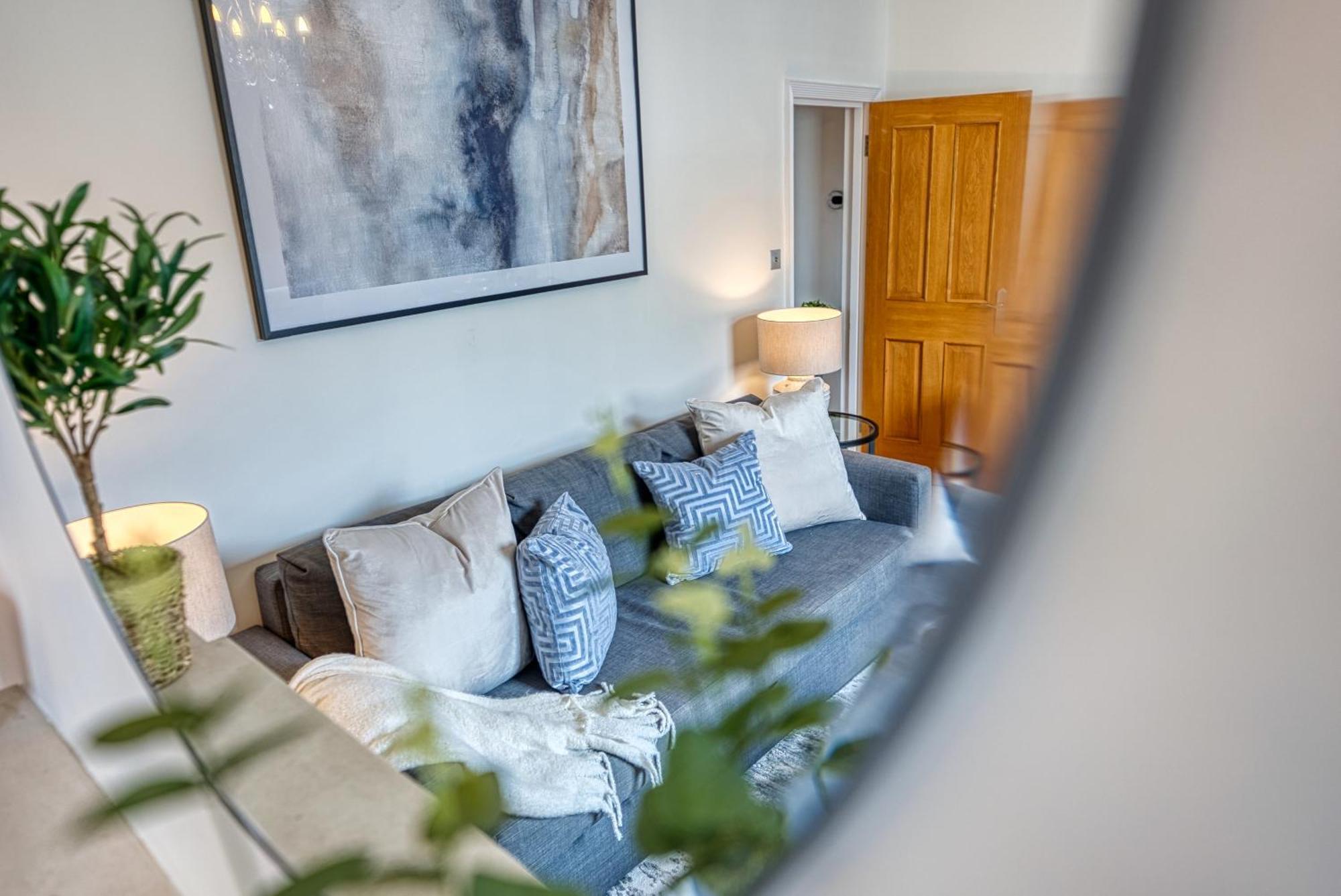 2 Bed Stunning Chic Modern Spacious Apt, Ocean Village, Southampton - Plenty Of Parking - By Blue Puffin Stays Экстерьер фото