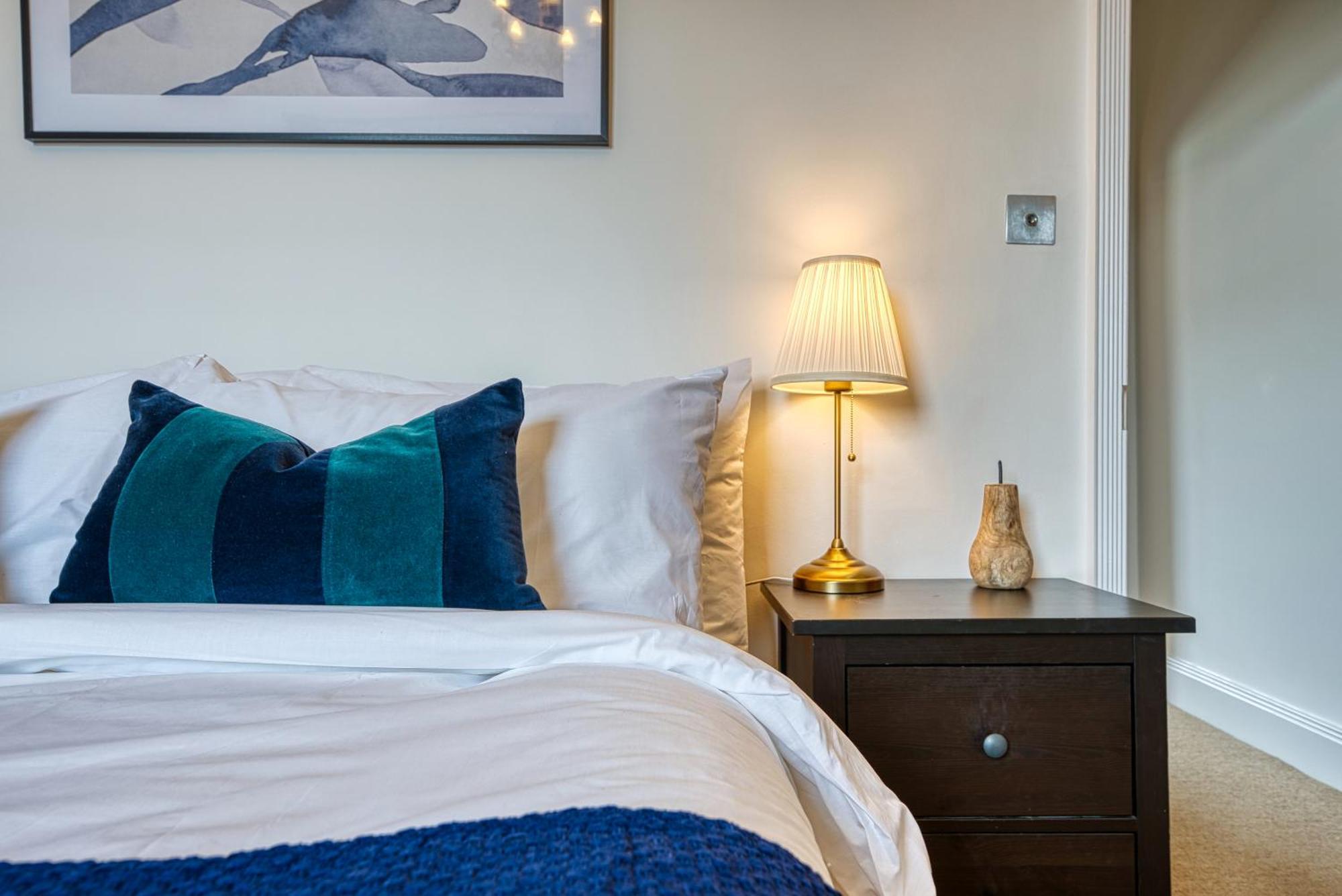 2 Bed Stunning Chic Modern Spacious Apt, Ocean Village, Southampton - Plenty Of Parking - By Blue Puffin Stays Экстерьер фото