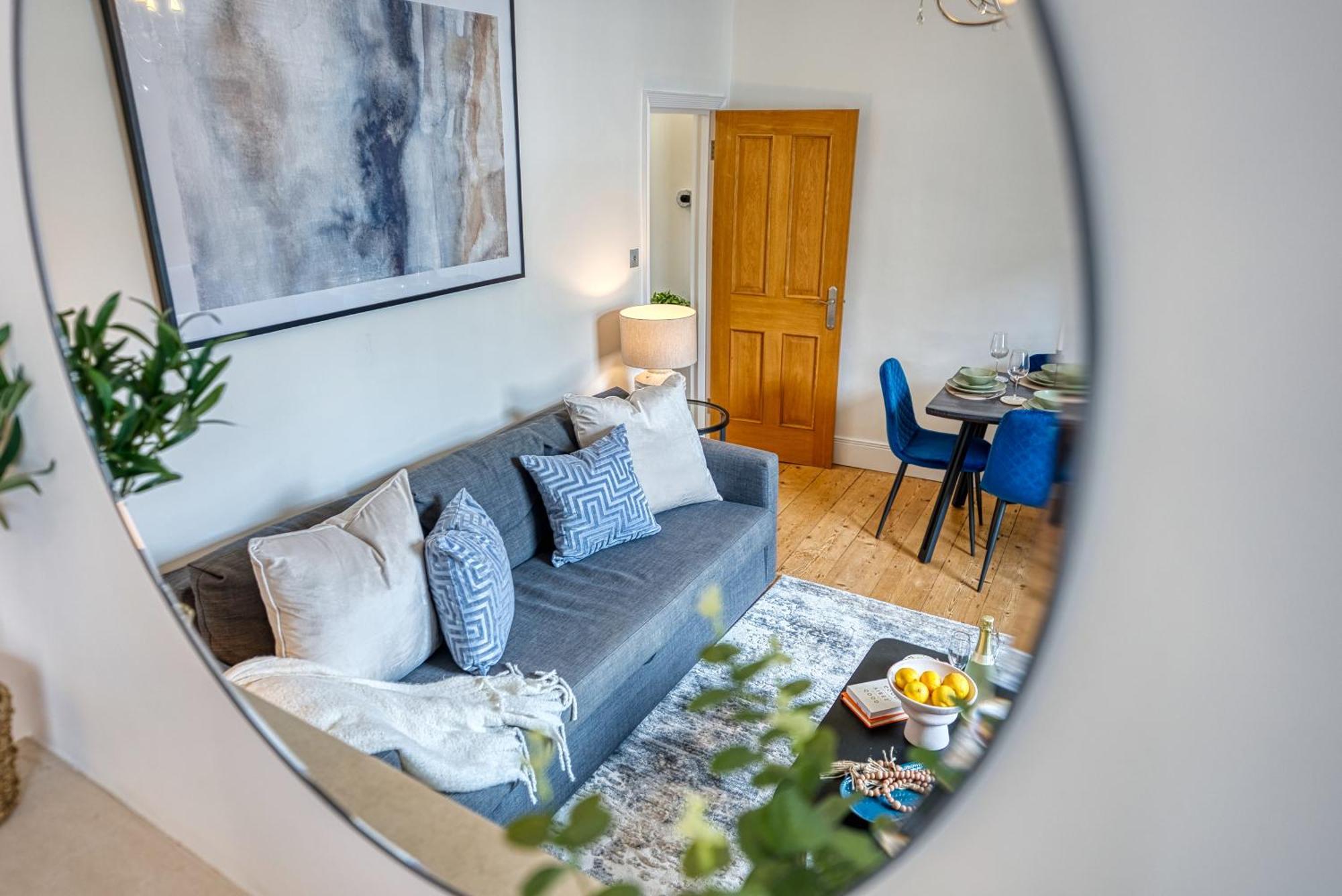 2 Bed Stunning Chic Modern Spacious Apt, Ocean Village, Southampton - Plenty Of Parking - By Blue Puffin Stays Экстерьер фото